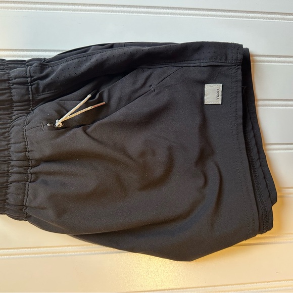 Vuori Dash Shorts - Picture 8 of 9
